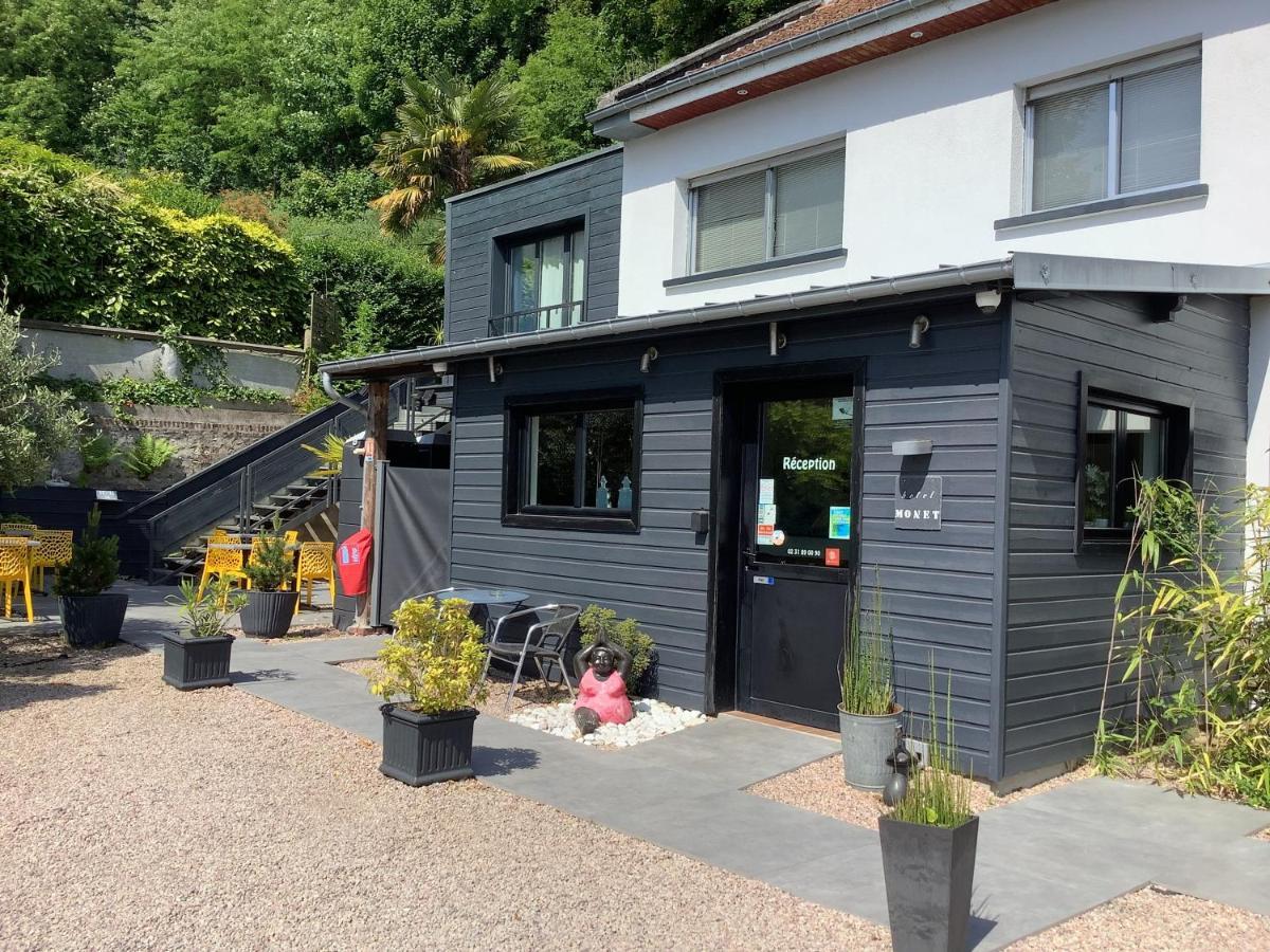 Monet La Riviere-Saint-Sauveur酒店